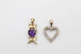 2 x 9ct gold gemstone heart pendants 1.6 grams gross