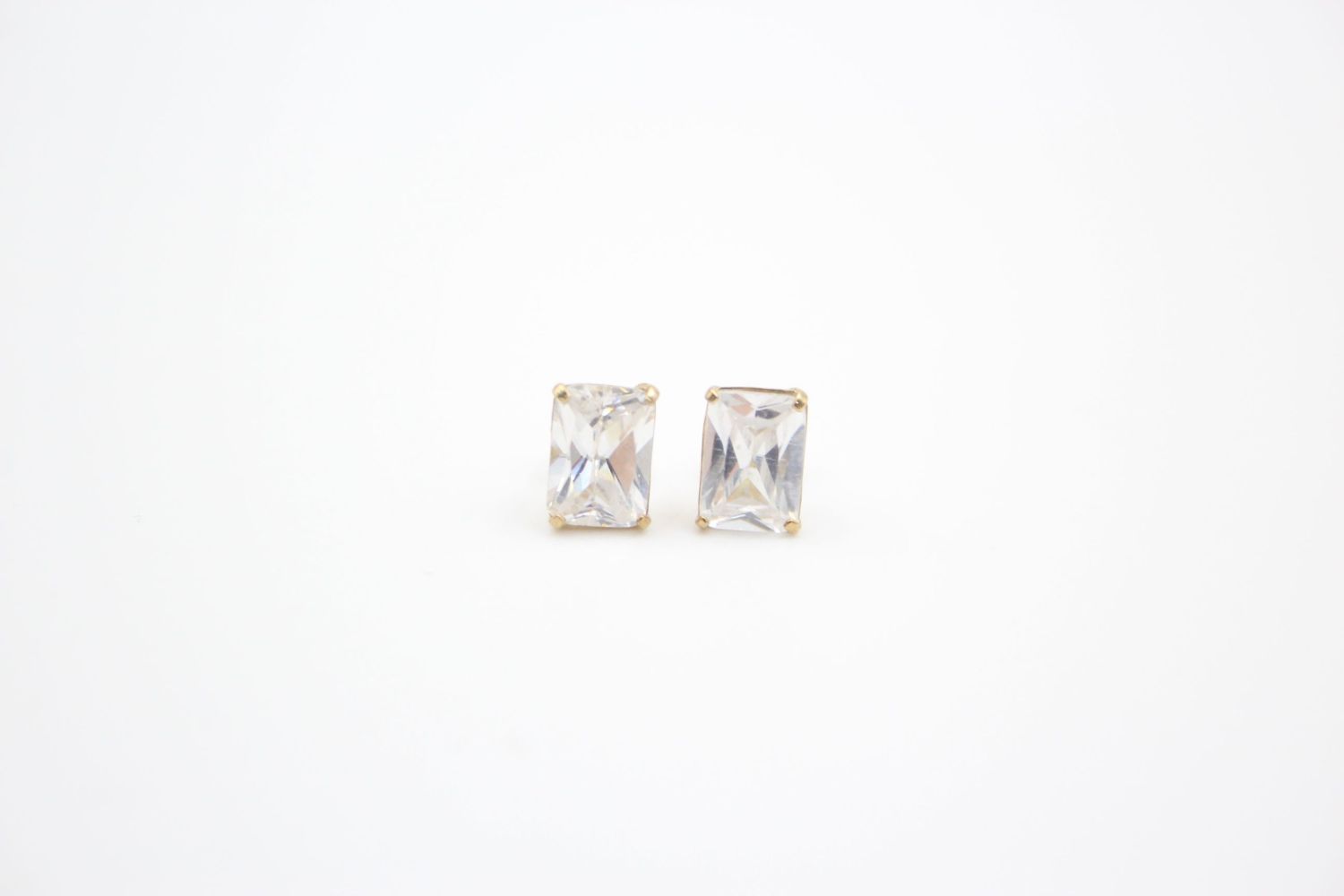 3 x 9ct gold gemstone stud earrings 2.9 grams gross - Image 2 of 11