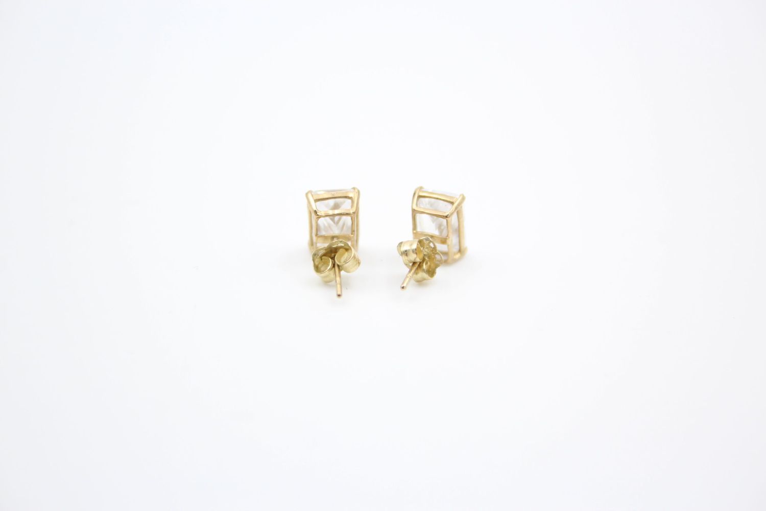 3 x 9ct gold gemstone stud earrings 2.9 grams gross - Image 4 of 11