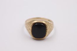 9ct gold vintage onyx geometric shoulder signet ring 2.7 grams gross