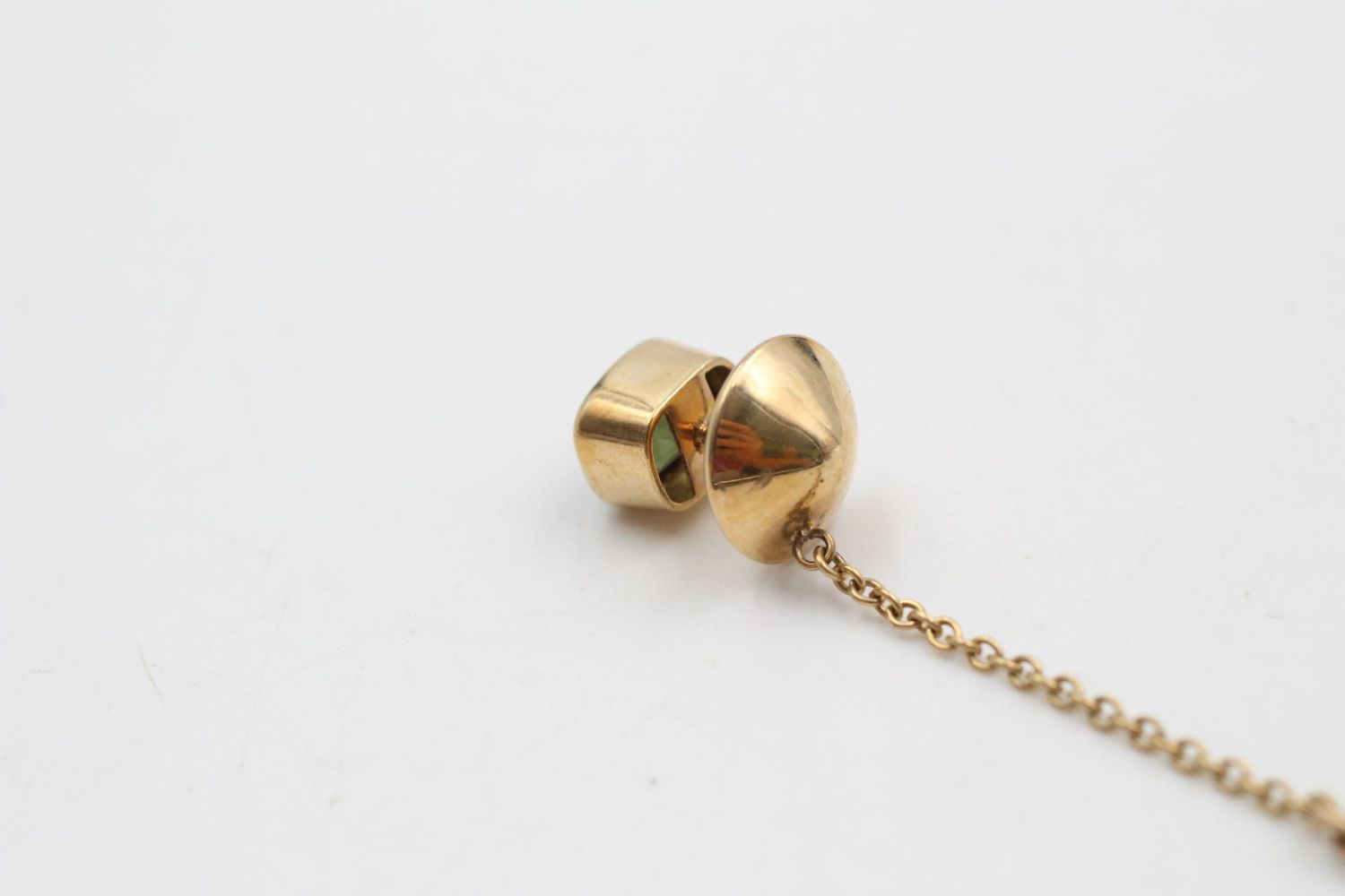 9ct gold moldavite glass tie pin 2.8 grams gross - Image 5 of 5