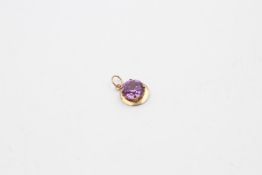 12ct gold synthetic colour changing sapphire pendant 1.6 grams gross