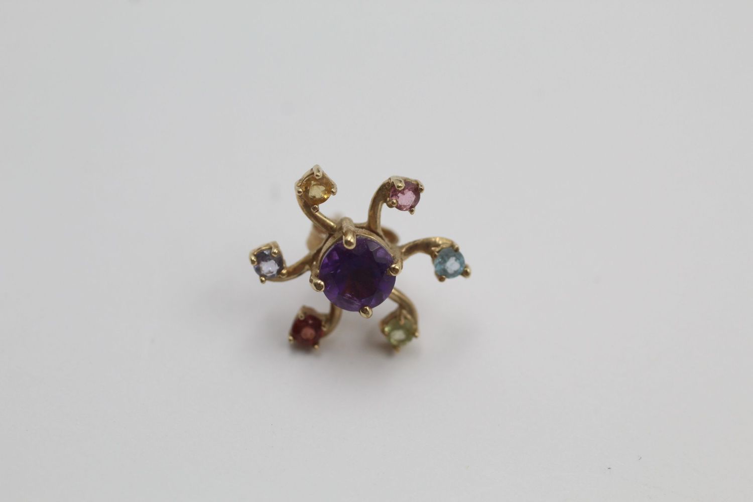 9ct Gold gemstone statement stud earrings inc. amethyst 1.8 grams gross - Image 2 of 4