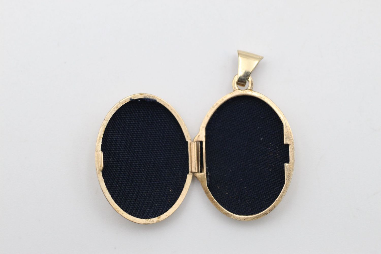 2 x 9ct Gold locket pendants inc. gemstone, mum 3.2 grams gross - Image 6 of 7