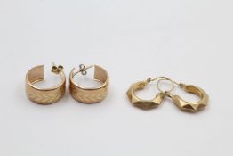 2 x 9ct gold textured hoop earrings 3.6 grams gross