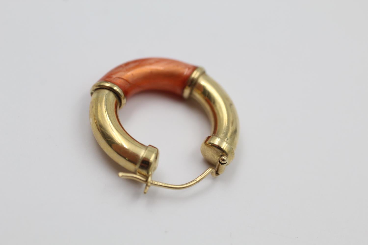 9ct gold enamel hoop earrings 4.1 grams gross - Image 3 of 5