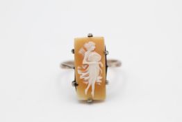 9ct Gold cameo ring 3 grams gross