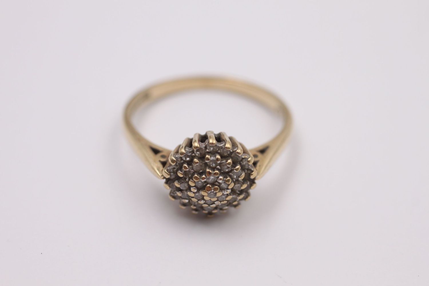 9ct Gold diamond cluster ring 2.3 grams gross