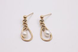 vintage 9ct gold stylized pearl drop earrings 1.5 grams gross