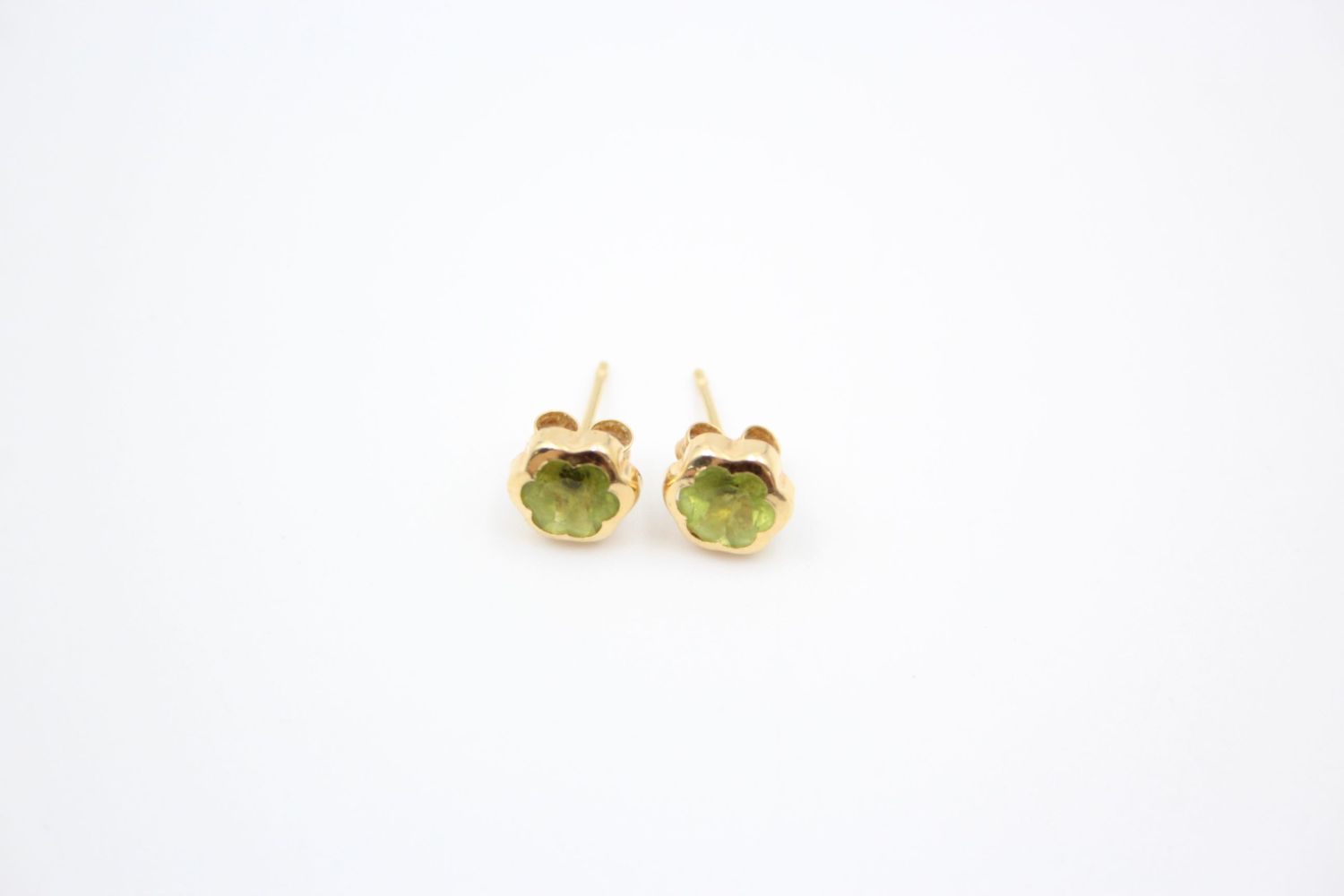 2 x 9ct gold gemstone stud earrings 1.6 grams gross - Image 3 of 10
