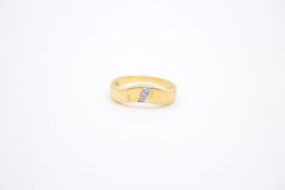 Vintage 9ct Gold diamond detail ring 2.7 grams gross