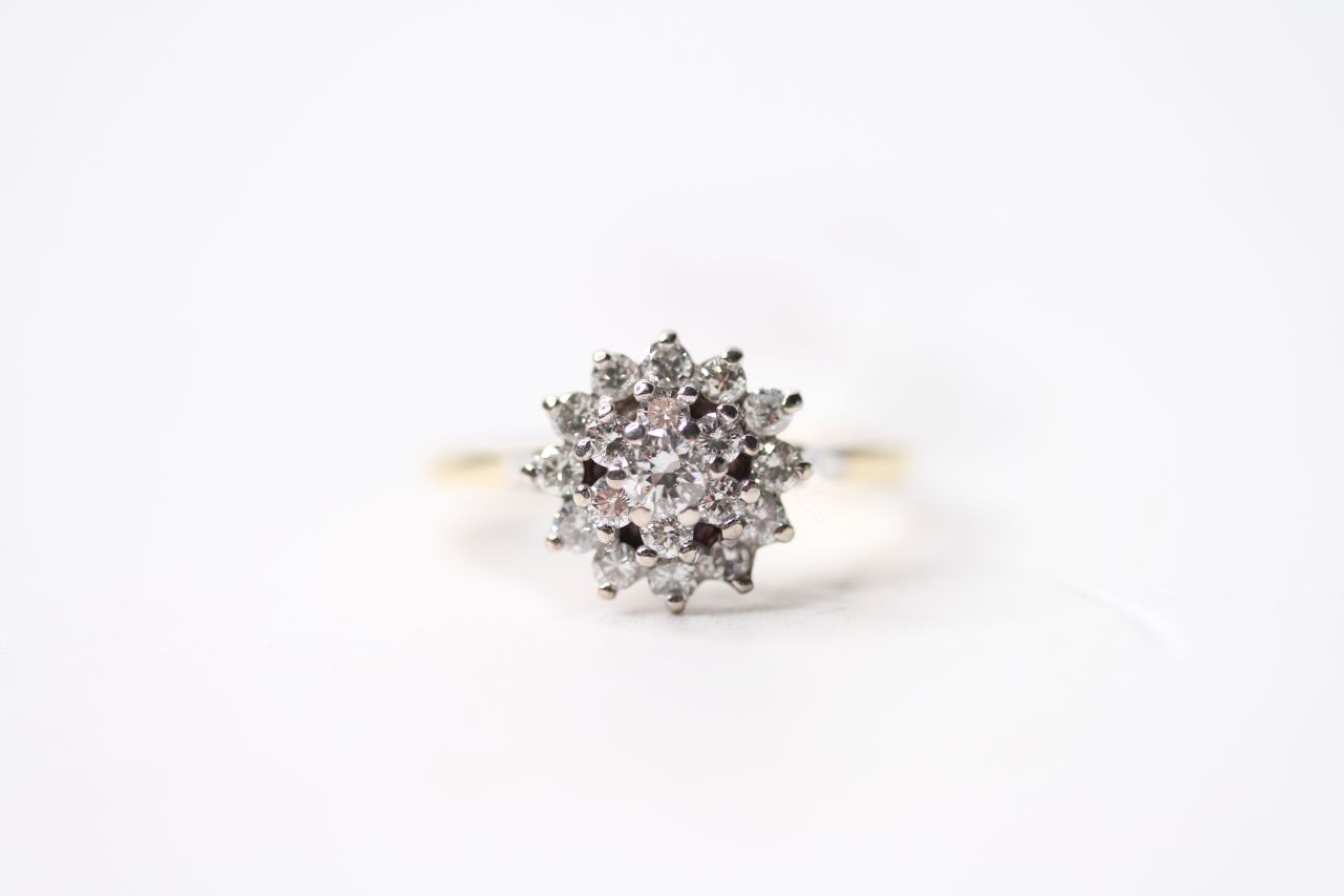 Diamond Cluster Ring, 18ct yellow gold, size O1/2, 3.2g.