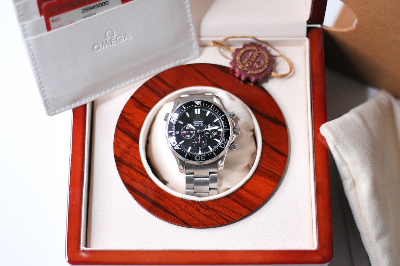 OMEGA SEAMASTER CHRONOGRAPH AMERICA'S CUP BOX AND PAPERS 2004, circular gloss black dial with - Image 2 of 5