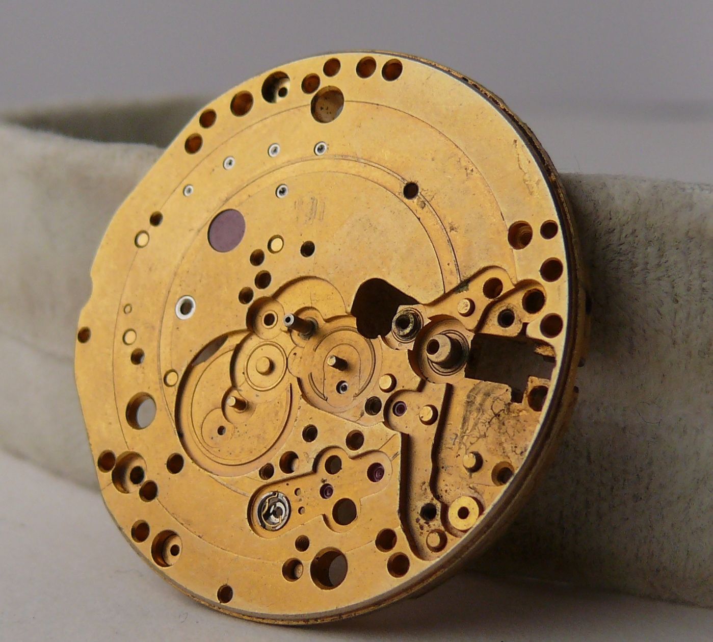 Incomplete Vintage Breitling calibre 12 Movement for Parts projects or restorations. - Image 3 of 3
