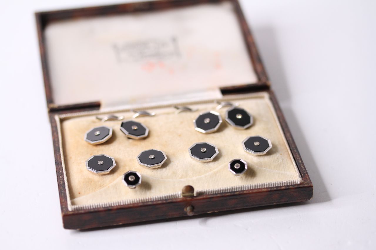 Diamond Set Cufflinks Set W/Box, stamped 9ct white gold, comes with a box. - Image 4 of 5