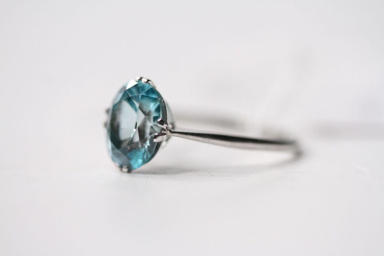 Blue Zircon Solitaire Ring, set with an oval cut blue zircon, claw set, size P, 18ct white gold, - Image 3 of 4