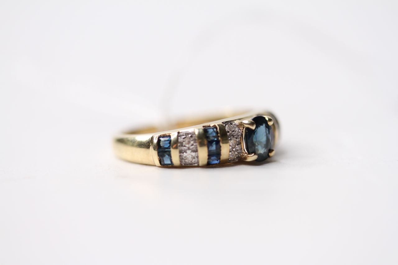 Diamond & Sapphire Ring, 14ct yellow gold, size J1/2, 2.8g. - Image 2 of 4