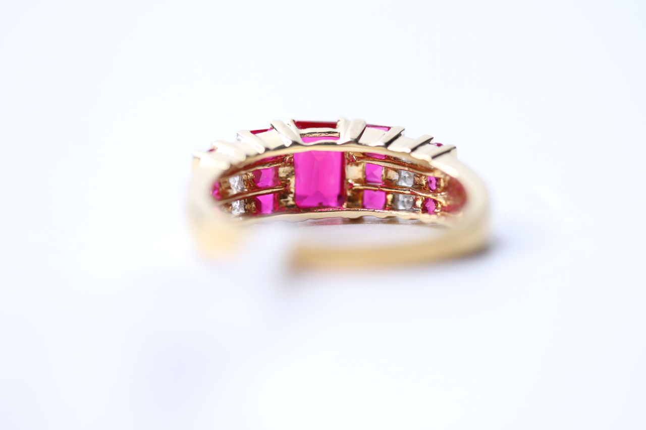 Synthetic Ruby & Diamond Tier Ring, stamped 18ct yellow gold, size Q, 4.9g. - Image 4 of 4