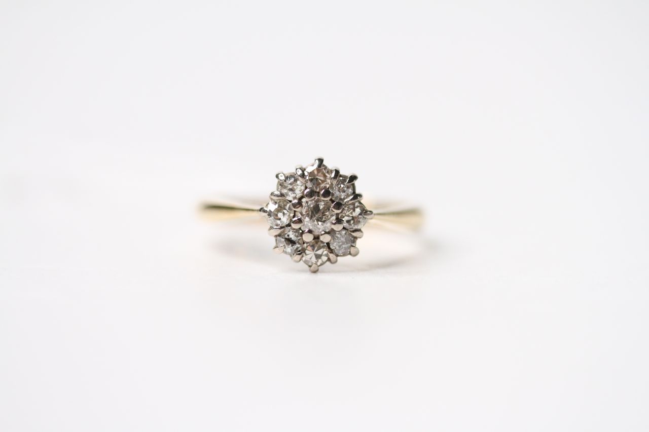 Diamond Flower Cluster Ring, stamped 18ct yellow gold, size P, 3.6g.