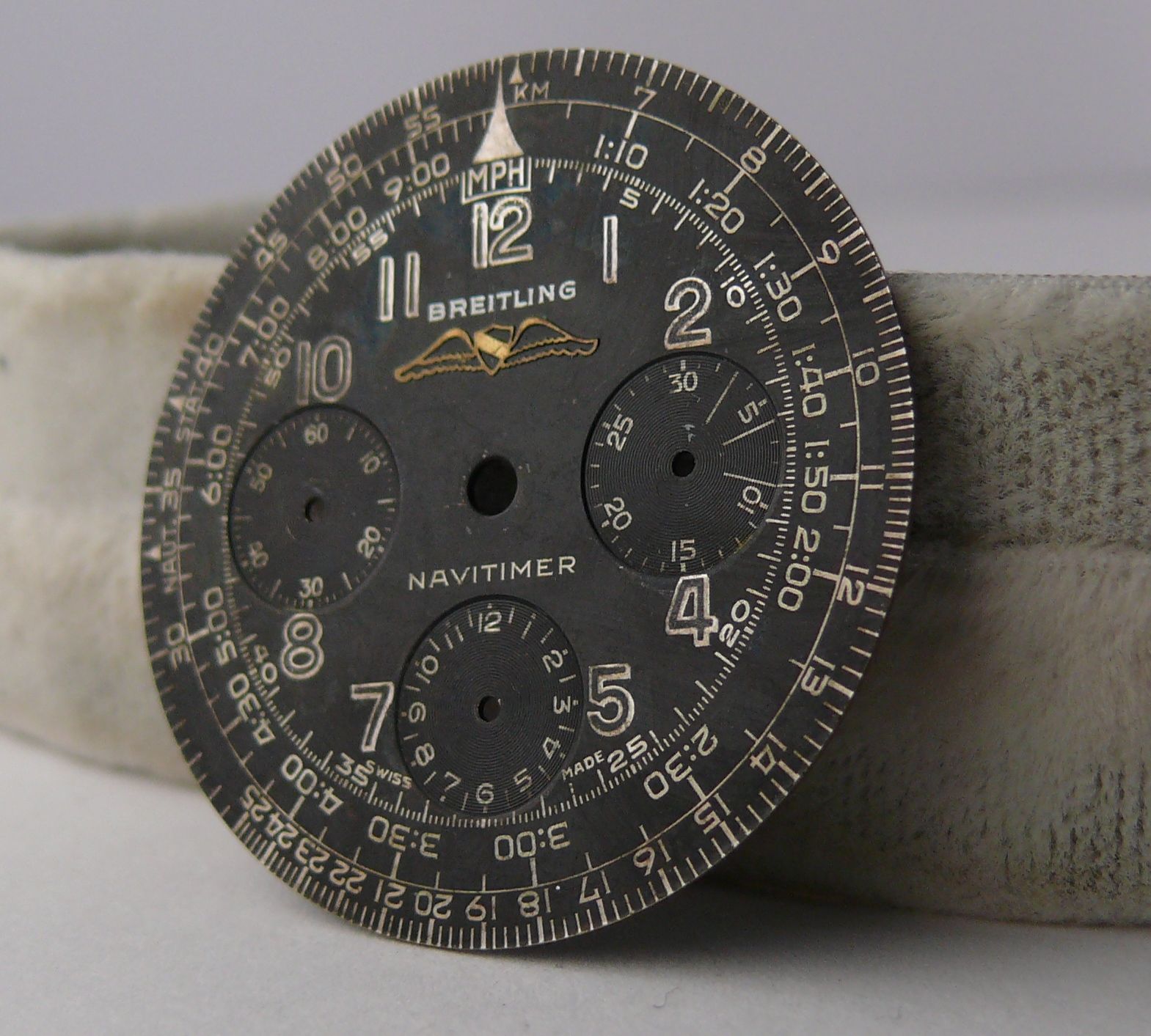 Vintage Breitling Navitimer 806 All Black Dial. Please note that the dial is completely original. - Image 2 of 4
