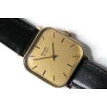 9CT RECORD DE LUXE MANUAL WIND WRIST WATCH, square champagne dial with baton hour markers, 30mm