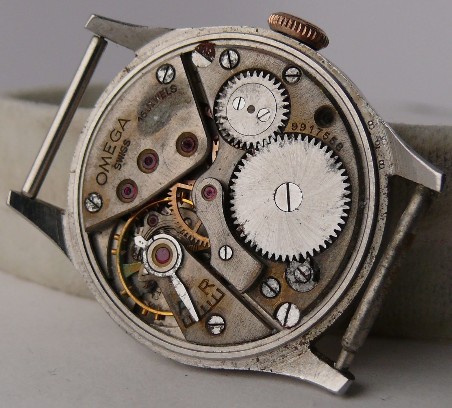Vintage Gents Omega Manual Wind 30T2 Wristwatch. Please note this watch does not currently work - Image 6 of 8