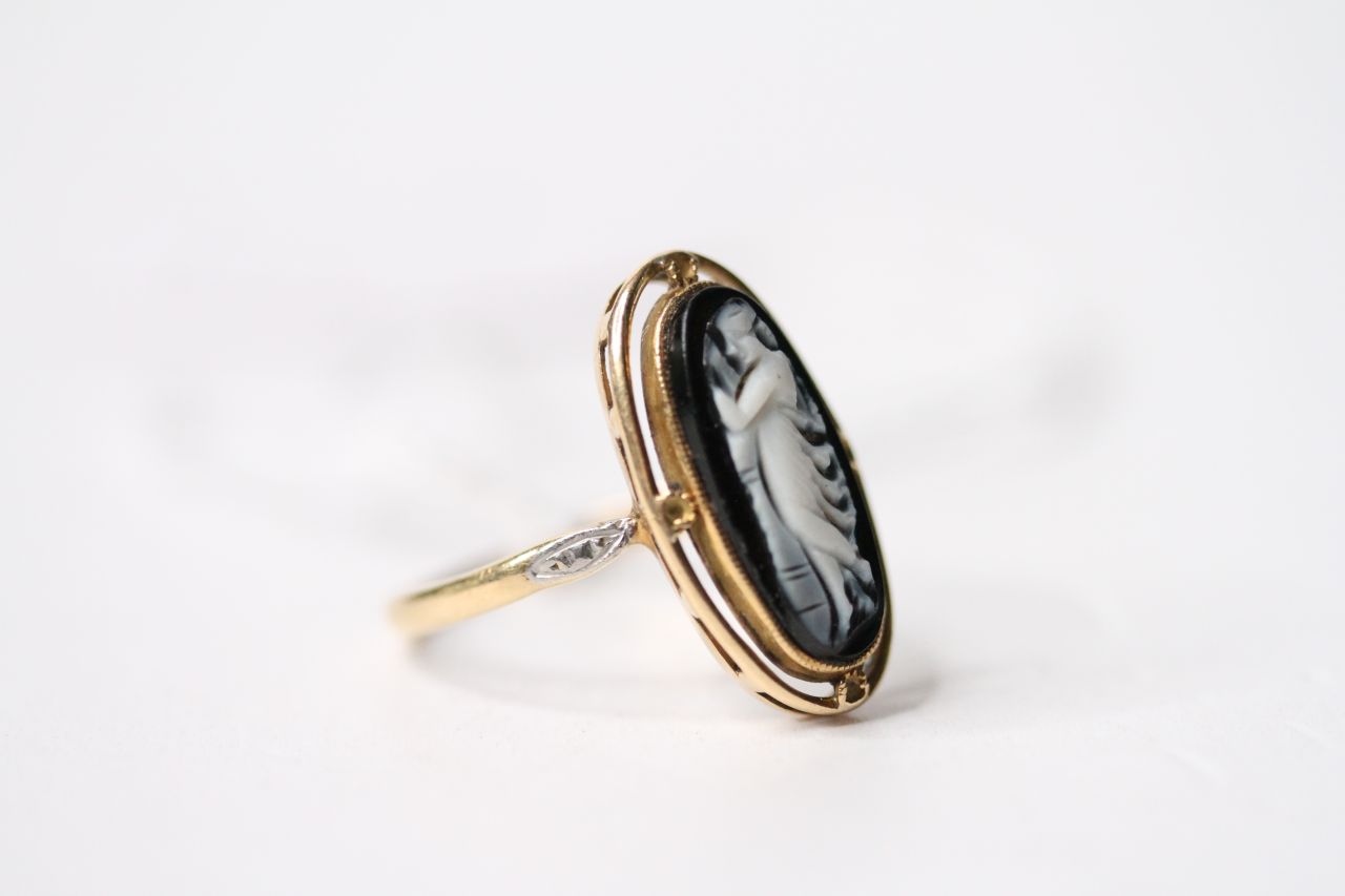 Hardstone Inlay Ring, size Q, 3g. - Image 2 of 3