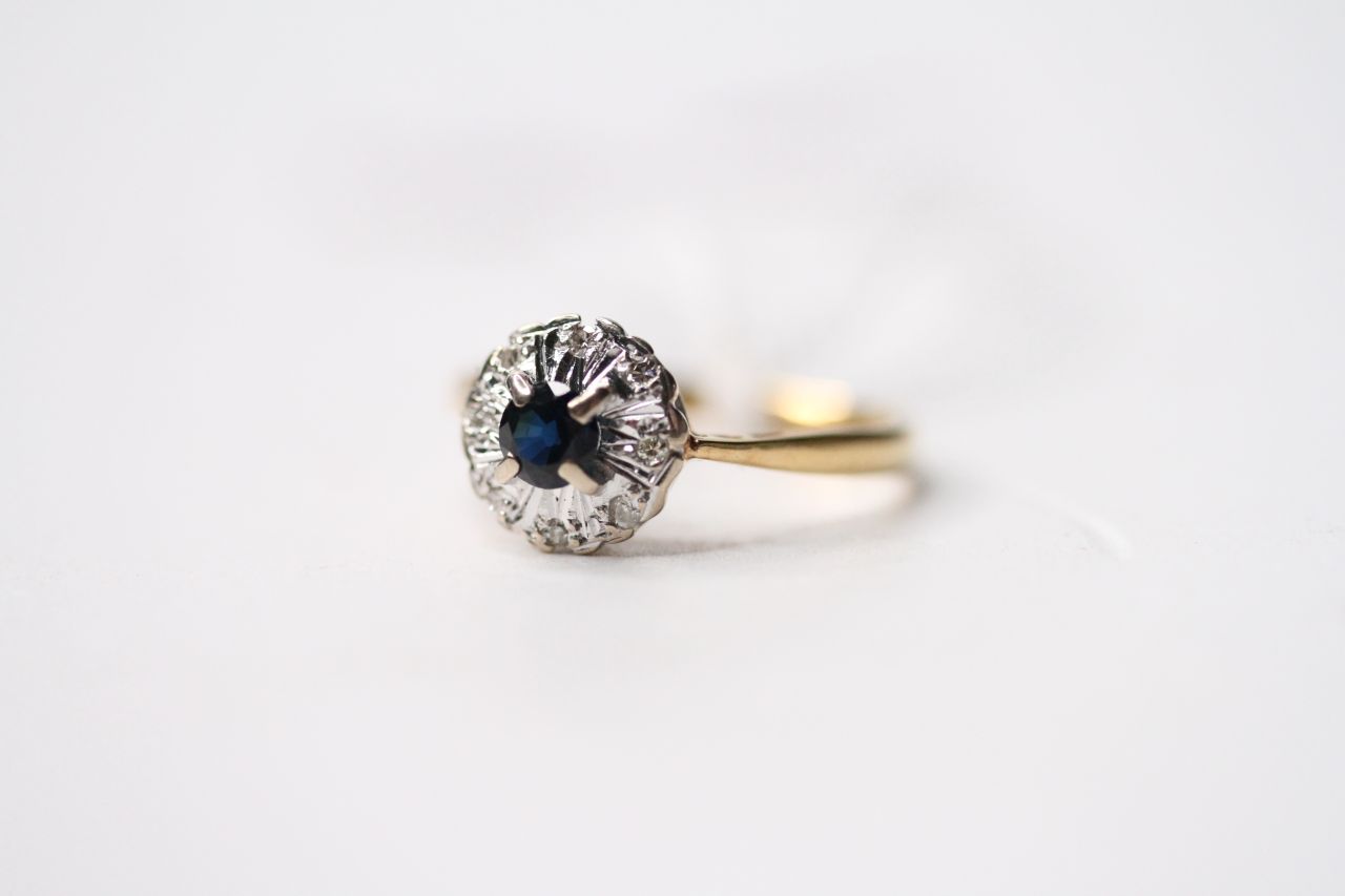 Sapphire & Diamond Ring, stamped 18ct yellow gold, size M, 2.8g. - Image 3 of 4