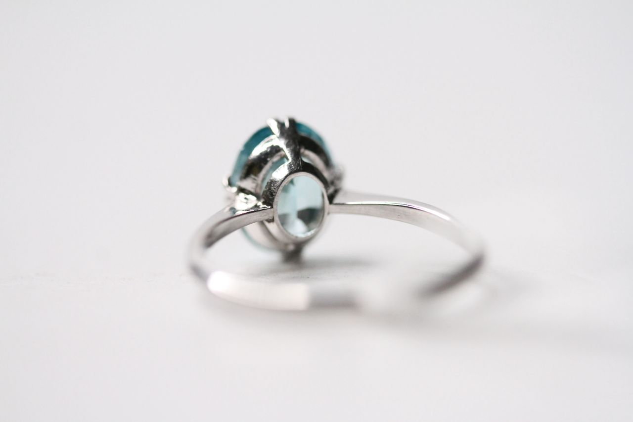 Blue Zircon Solitaire Ring, set with an oval cut blue zircon, claw set, size P, 18ct white gold, - Image 4 of 4