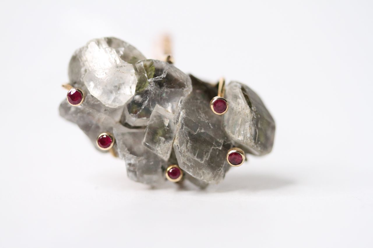 Crystal & Ruby Ring, 9ct gold, size Q, please note crystal is loose in setting. - Image 2 of 5