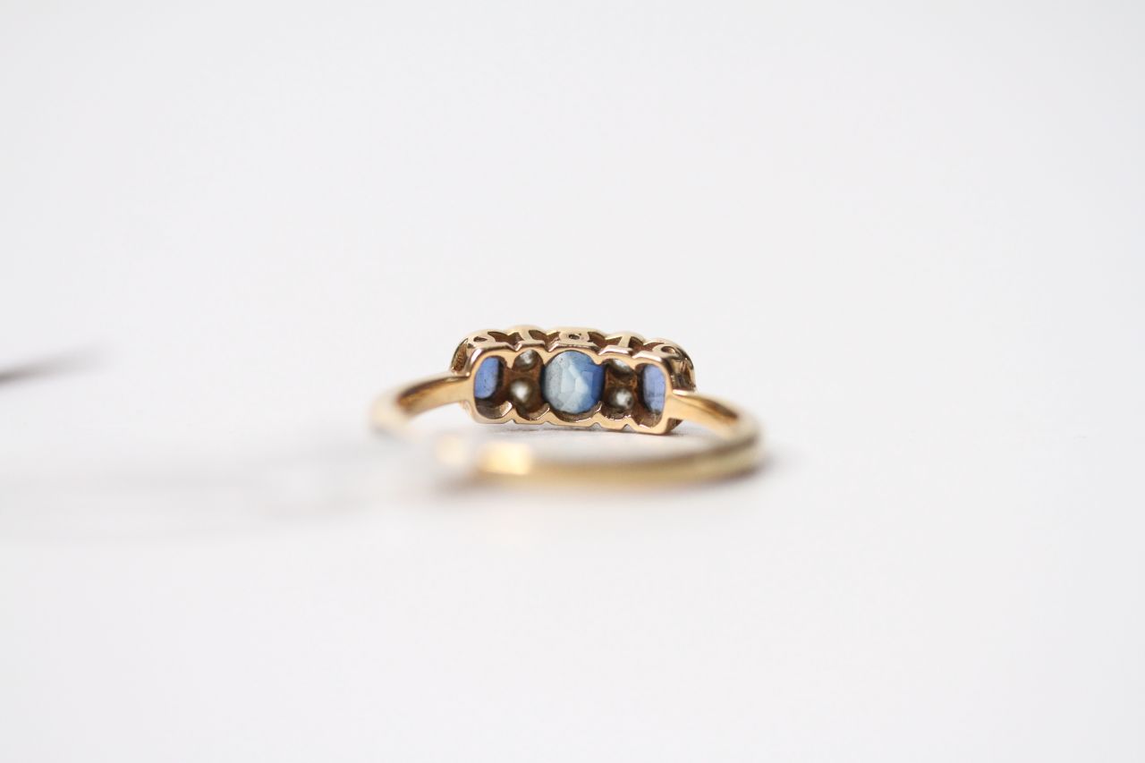 7 Stone Sapphire & Diamond Ring, 18ct yellow gold, size O1/2. - Image 3 of 3