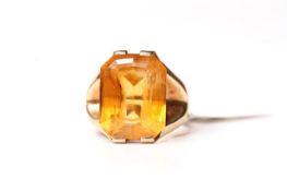 Vintage Large 9ct Citrine Set Ring, 15x12mm rectangular cut citrine, 9ct mount with split shoulders,