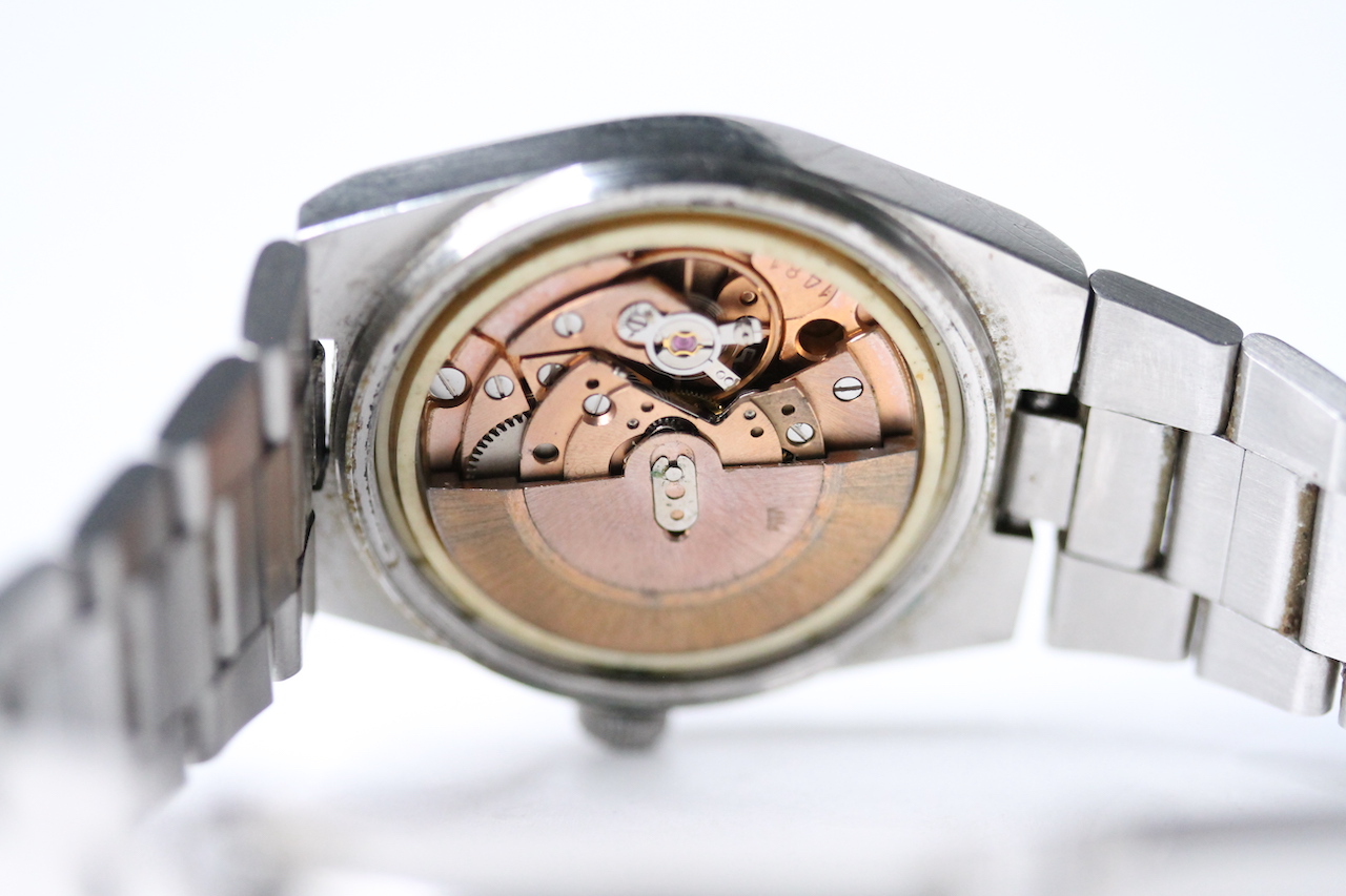 OMEGA GENEVE AUTOMATIC, silvered dial, baton hour markers, date aperture, 34mm case screw down - Image 3 of 4