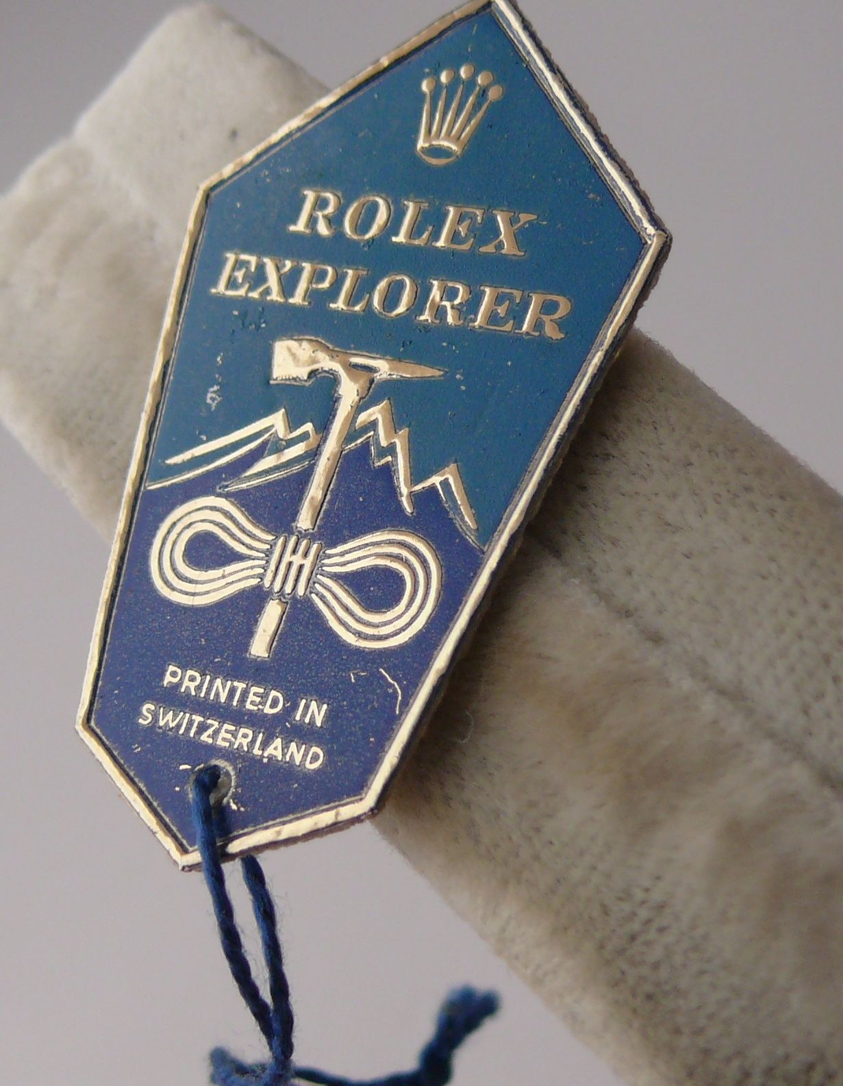 RARE Vintage Gents Rolex Explorer Swing Tags from the 1950s suitable for various early gilt models - Image 3 of 4
