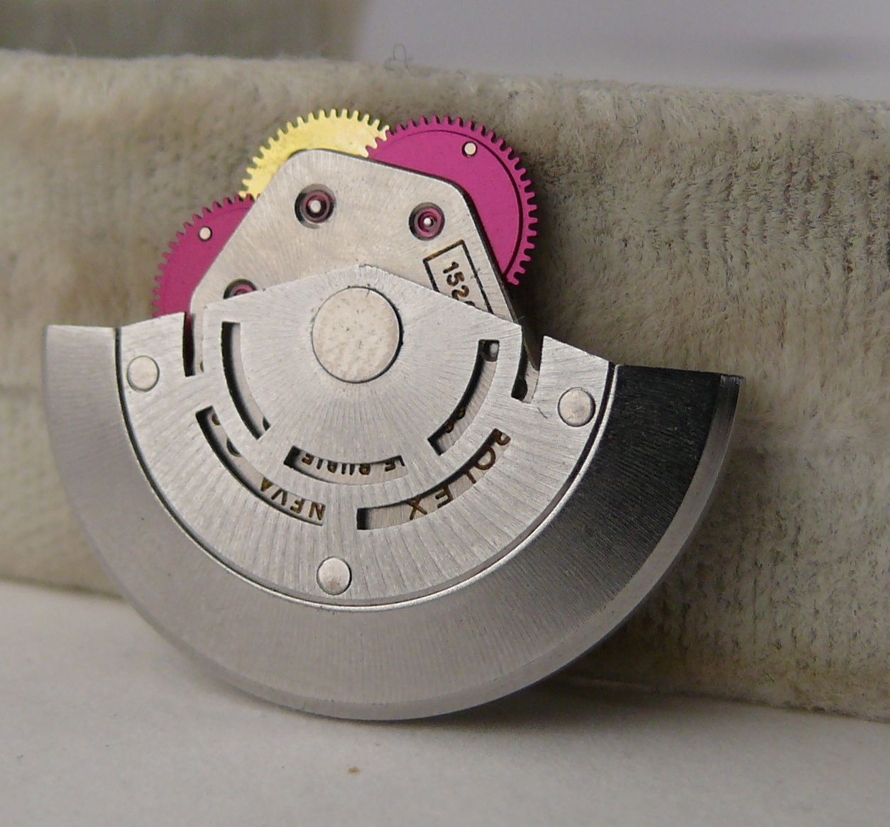 1970s Vintage Rolex 1520 Movement Automatic unit . Please note all parts are clean and genuine, - Image 5 of 9