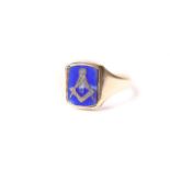 Masonic Spinner Ring, stamped 9ct yellow gold, size W, 7.72g.