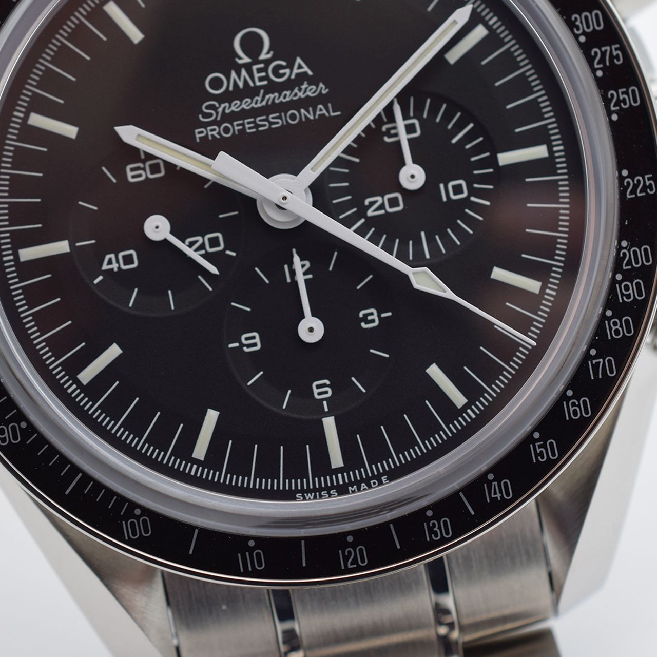 RARE GENTLEMAN'S OMEGA SPEEDMASTER PROFESSIONAL SAPPHIRE SANDWICH, REF. 311300423001006, MAY 2016 - Image 7 of 11