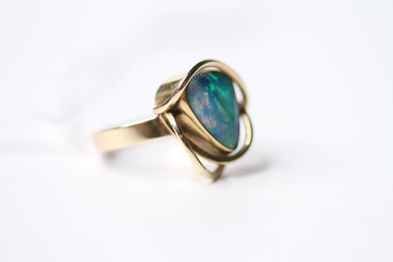 Opal Ring, 9ct yellow gold, size O, 3.8g. - Image 2 of 3