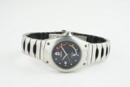 GENTLEMENS SEIKO 5M-42 WRISTWATCH, circular navy blue dial with arabic and dot hour markers and