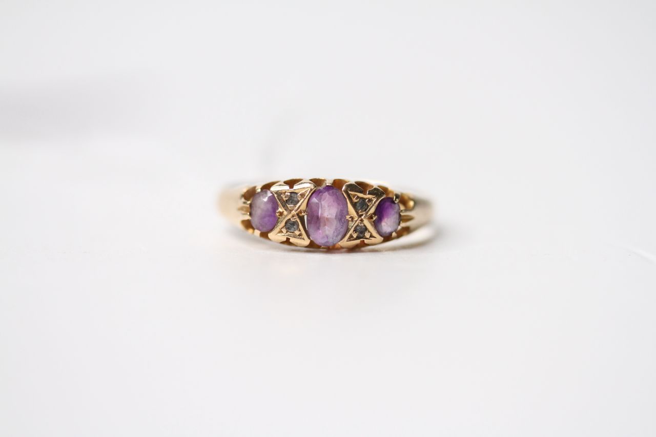 Amethyst Ring, stamped 18ct yellow gold, size R, 4.5g.