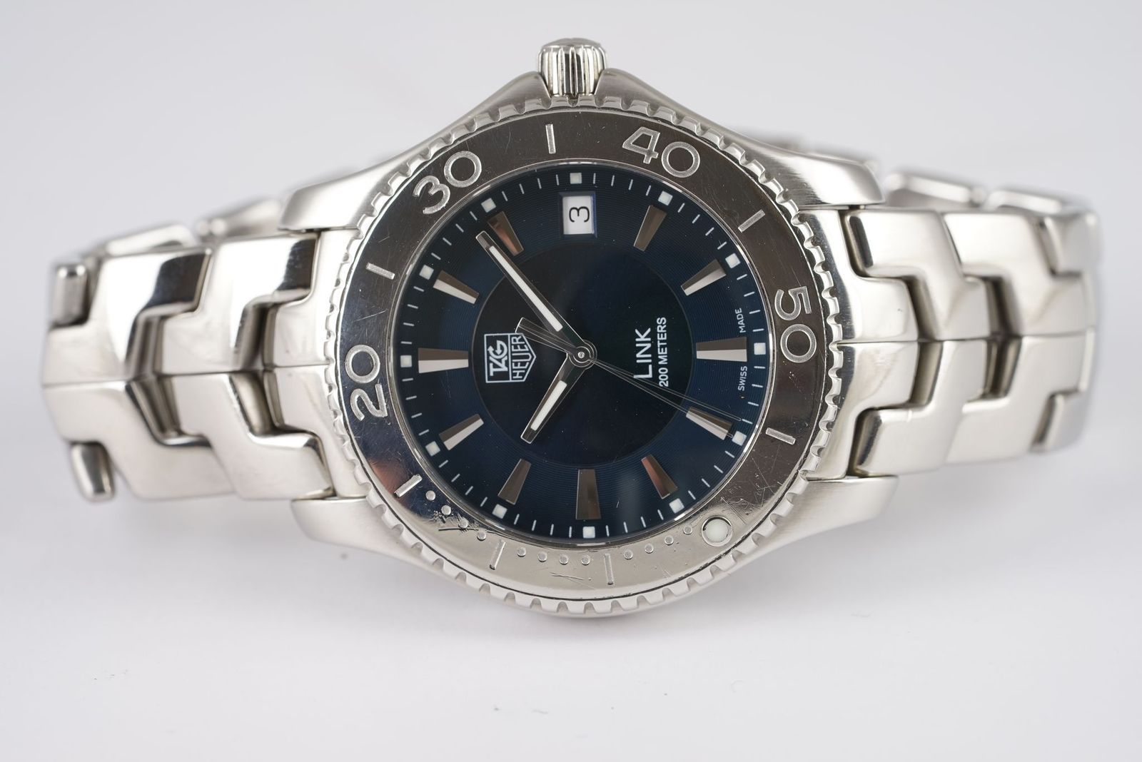 GENTLEMENS TAG HEUER LINK DATE WRISTWATCH, circular two tone dial with applied silver hour markers