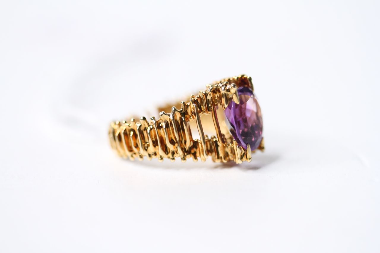 Retro Style Amethyst Ring, set with an oval cut amethyst, 14ct gold, size M1/2. - Image 2 of 3