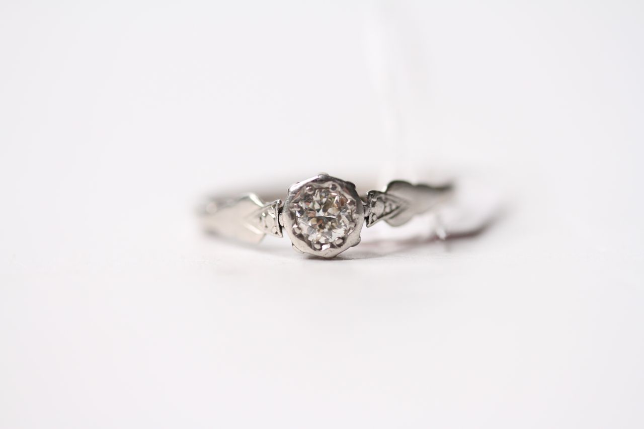 Diamond Solitaire Ring, set with an old cut diamond, platinum, size P1/2, 2.5g.