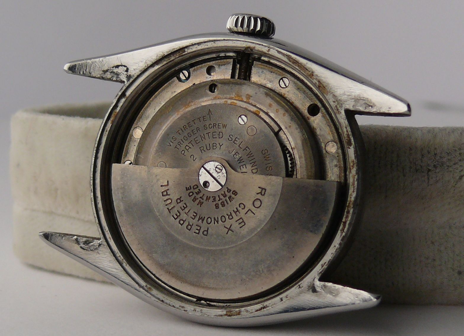 1950s Vintage Rolex Pre Explorer Wristwatch ref 6098. Original dial seems to have been restored - Image 13 of 17