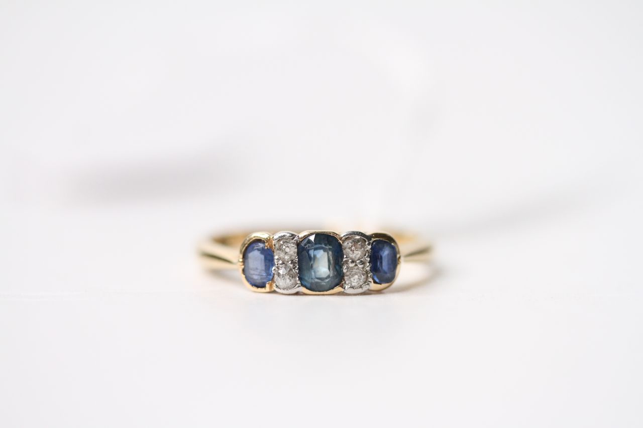 7 Stone Sapphire & Diamond Ring, 18ct yellow gold, size O1/2.