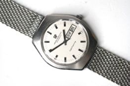 VINTAGE GIRARD-PERREGAUX GYROMATIC HIGH FREQUENCY CIRCA 1970s, circular white dial with baton hour