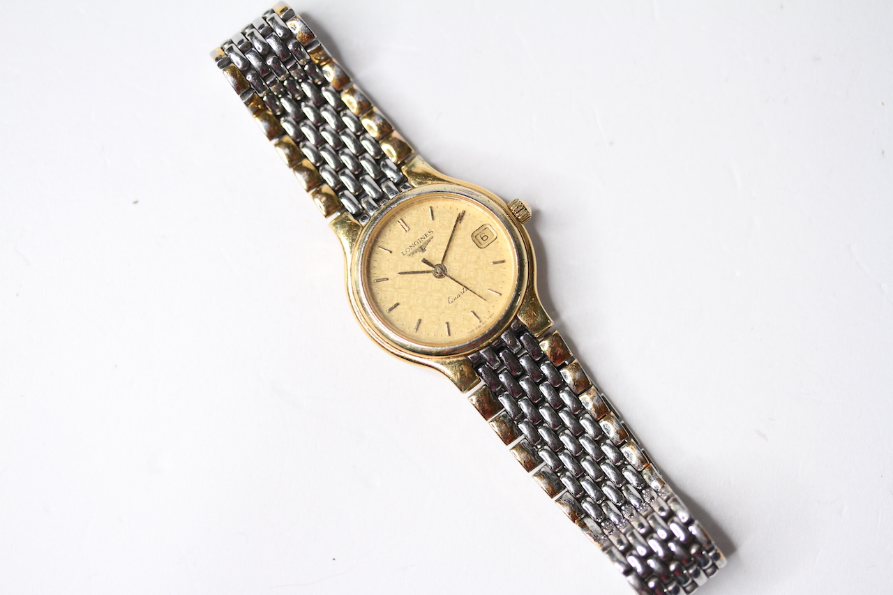 *TO BE SOLD WITHOUT RESERVE* LADIES LONGINES 'FLAGSHIP' QUARTZ WRIST WATCH, circular champagne