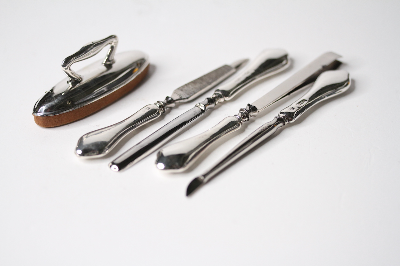 *TO BE SOLD WITHOUT RESERVE* HALLMARKED STERLING SILVER MANICURE SET