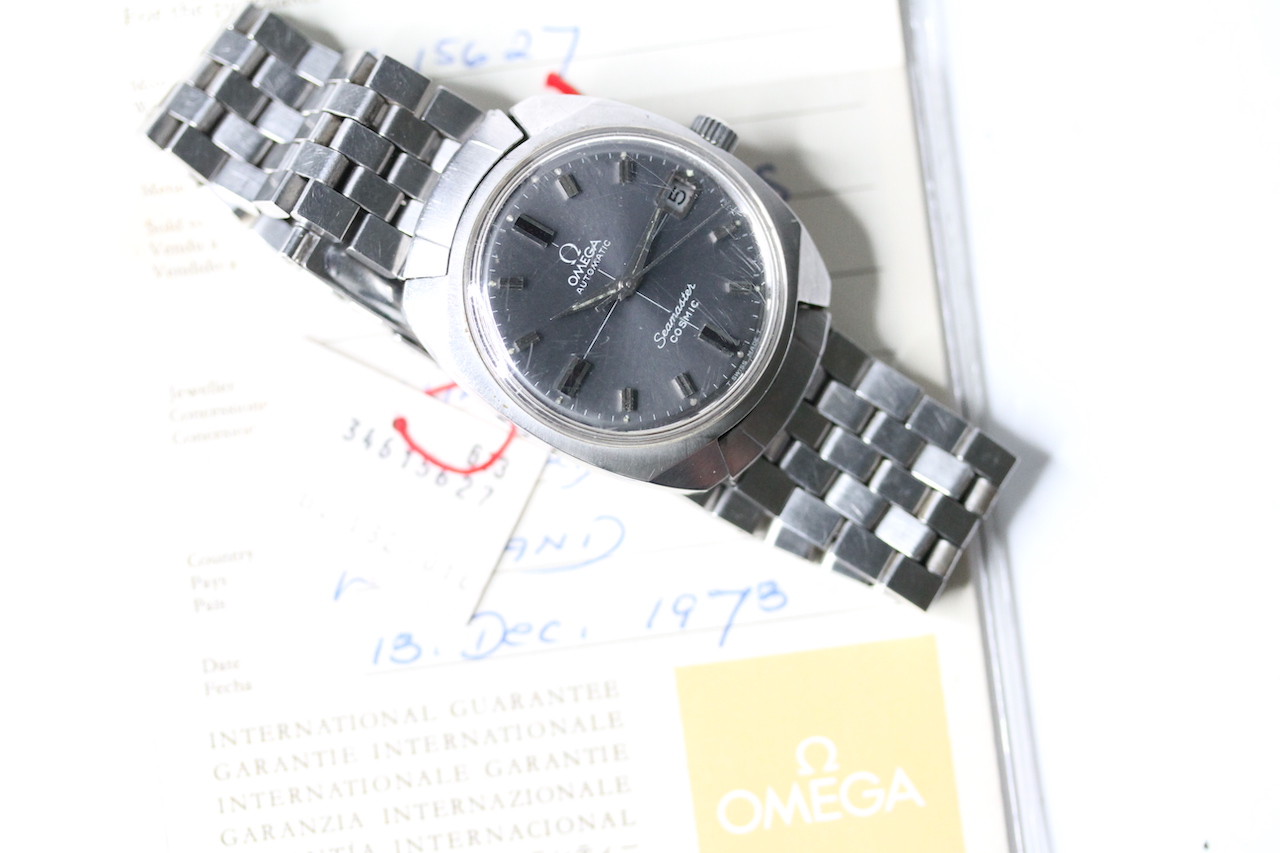 VINTAGE OMEGA SEAMASTER COSMIC WITH PAPERS 1973,circular grey dial with baton hour markers, date - Image 3 of 3