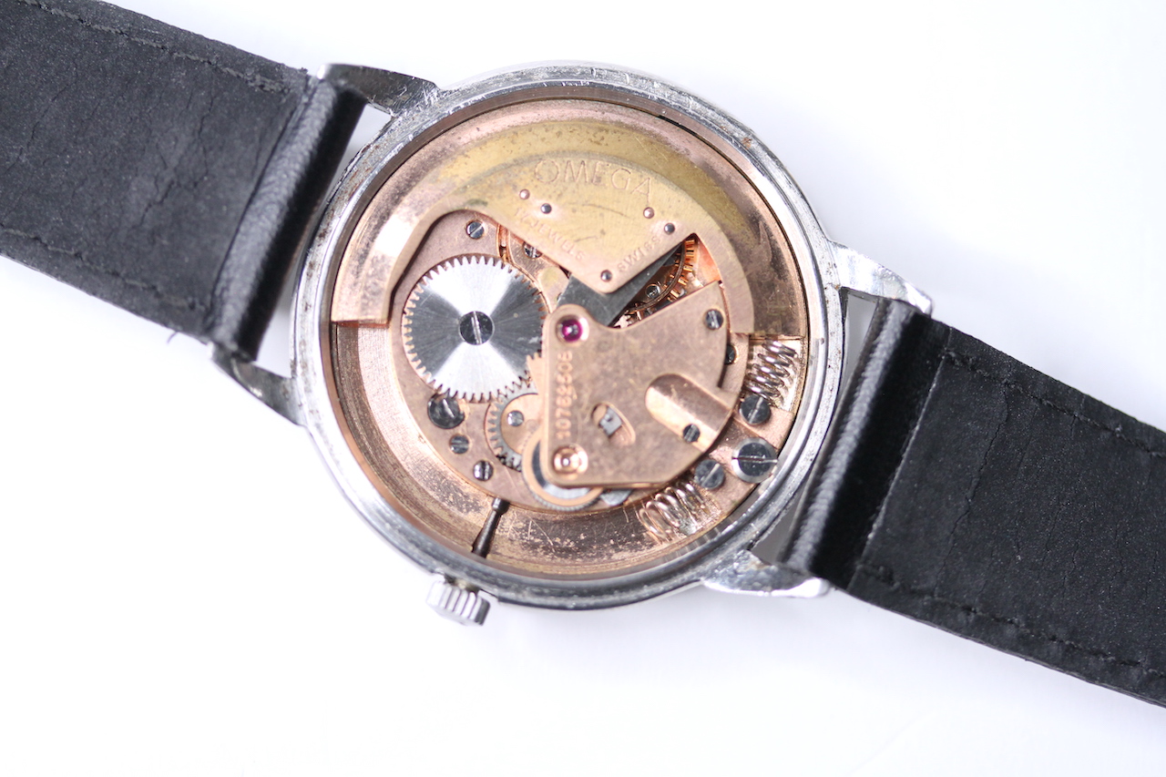 VINTAGE OMEGA AUTOMATIC BUMPER MOVEMENT REFERENCE 2398-1, circular sunburst silver dial with baton - Image 4 of 4